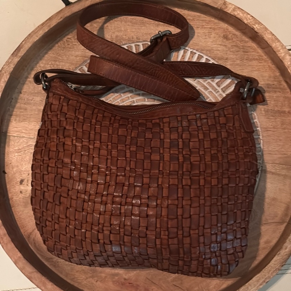 Vilenca Holland Leather brown Woven Crossbody